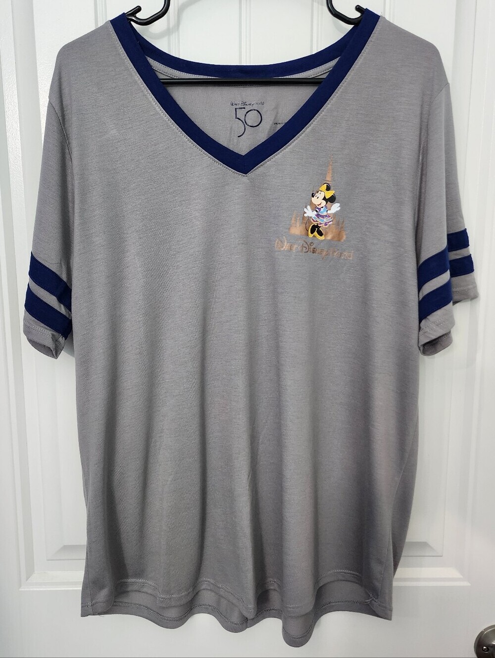 Walt Disney World 50th Anniversary Minnie Mouse Castle Soccer Shirt, Size XL - Picture 3 of 5